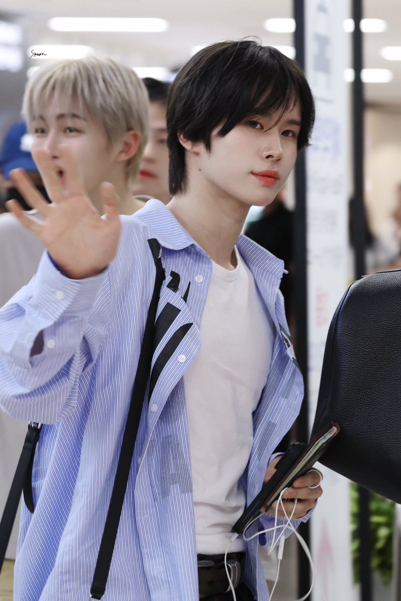 kmuniverse27's tweet photo. 260706

baby blue🩵

#경민 #투어스 #kyungmin
 #tws #ギョンミン https://t.co/1O92HSIGGK