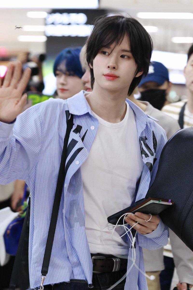 kmuniverse27's tweet photo. 260706

baby blue🩵

#경민 #투어스 #kyungmin
 #tws #ギョンミン https://t.co/1O92HSIGGK
