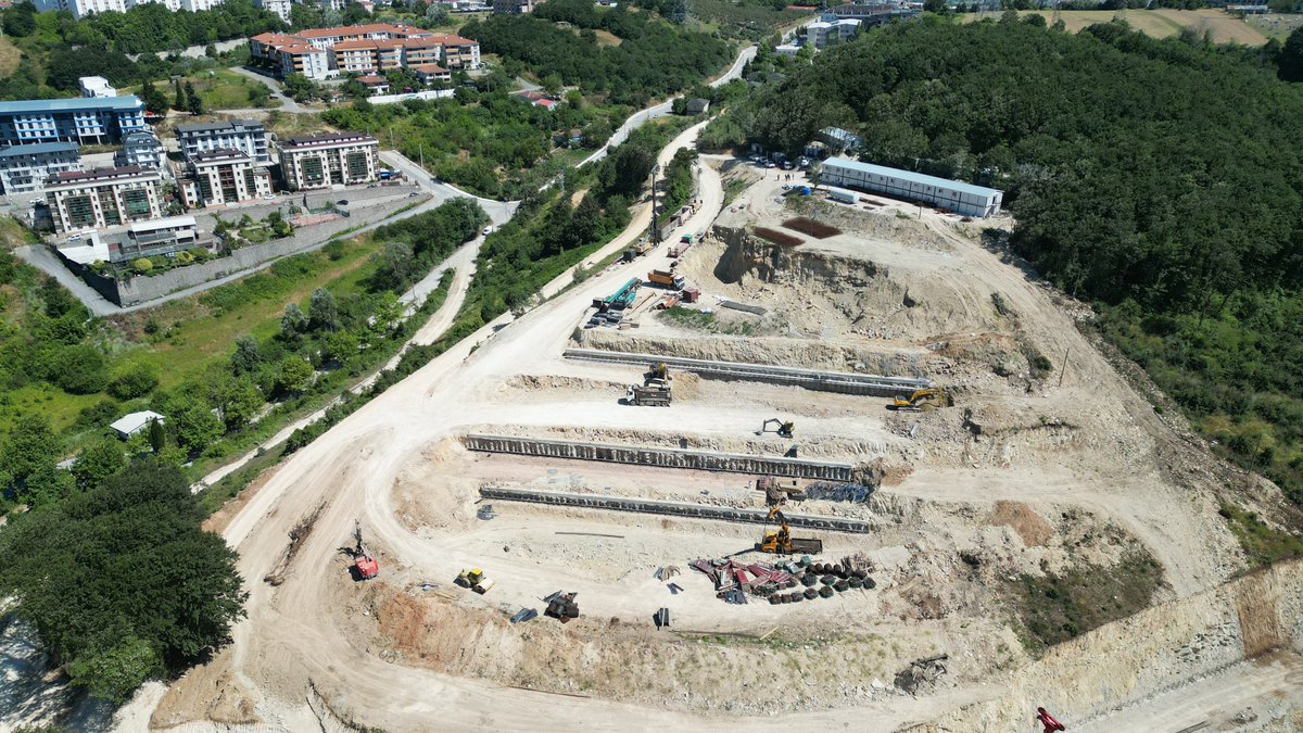 GSB_sakarya's tweet photo. 📍Serdivan 

Yatırım ve İşletmeler Genel Müdür Yardımcımız Ayhan Kardan, İl Müdürümüz Cemil Boz ve Yatırım İnşaat Şube Müdürümüz ile yapımı devam eden yurt inşaatımızı ziyaret ederek incelemelerde bulundu. https://t.co/sgvxWDnvIE