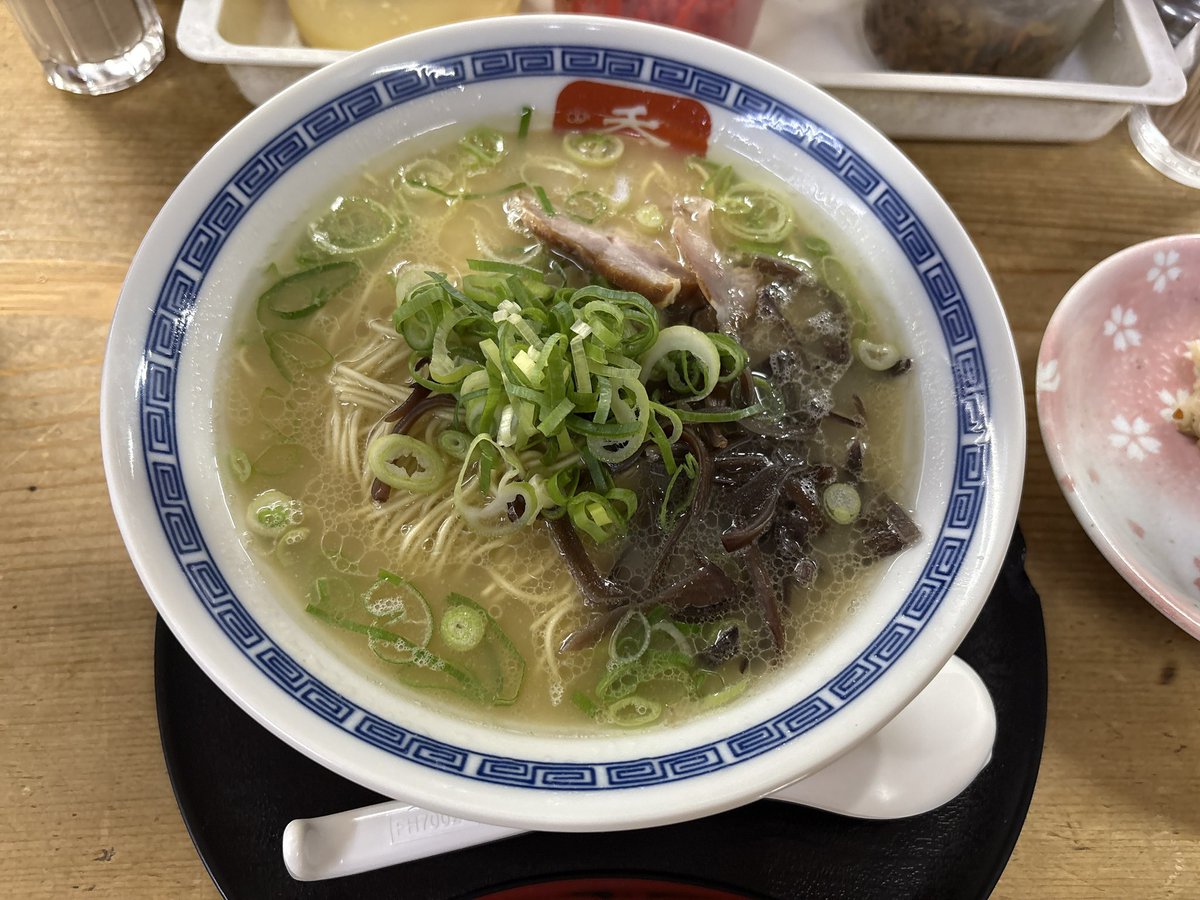DtonightD's tweet photo. 6.23 新橋
博多長浜ラーメン 呑龍 https://t.co/sTWMd00APz