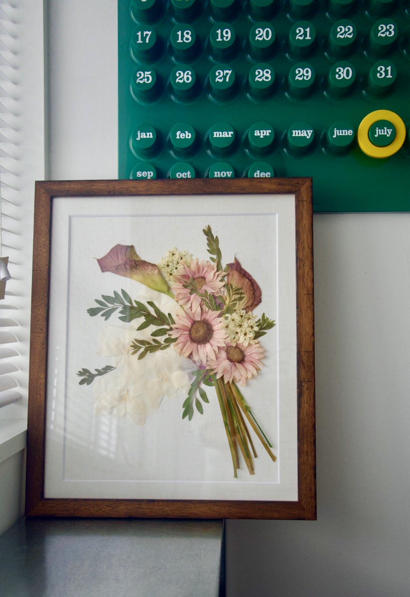 plainflowers_'s tweet photo. プロポーズブーケを押し花にして飾るの流行ってるよ、皆んな注文してくれよな

@plainflowers_ 

#楽屋花 #スタンド花 #フラワースタンド #フラスタ #埼玉会館 #さいたま芸術劇場 #さいたま市文化センター #母の日 #浦和 #さいたま市 #名入れ #命名書 #押し花 #oshibana https://t.co/w9jc2ijDeM