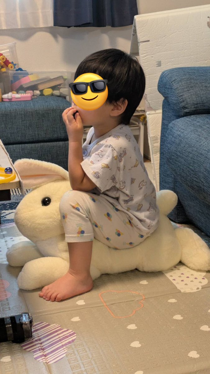 tak_ku's tweet photo. 心が荒んだときは息子のうさちゃんライダー写真見て心を穏やかにしよう https://t.co/AOxHzBOy2m