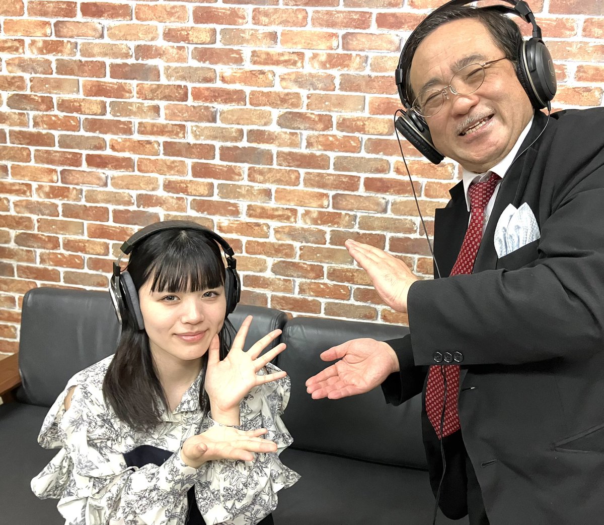 EirouIchiishi's tweet photo. 大人気局FM世田谷【えーろう3年】ゲストは参宮橋駅前女子リーダー三咲じゅなさん❗️✨✨✨ | えーろうのブログ
https://t.co/uHwB5WtvR9
#Amebaブログ #アメブロ #エフエム世田谷
@fmsetagaya 
@sanjo_official 
@misaki_juna1236 
@ichiishi918 
@EirouIchiishi 
@NielloPierrot https://t.co/m6uoXMr89t