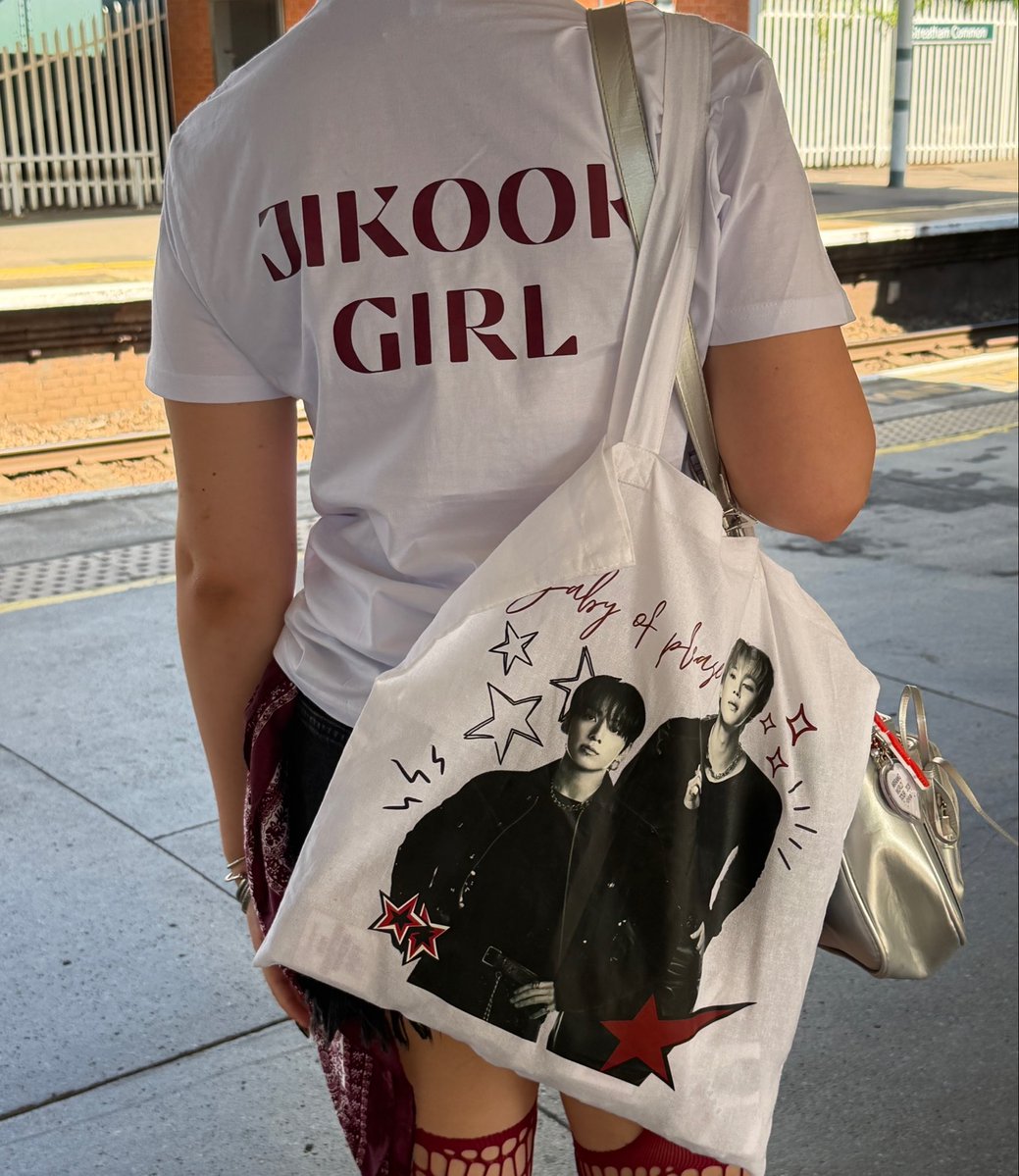 l4ukoomi's tweet photo. Guess who I bias ☝️DAY 1 FIT READY https://t.co/l932eLTpTr