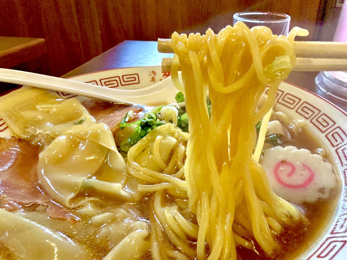 ore_ramen's tweet photo. 【浅草来々軒＠浅草TX】

📍東京都台東区浅草
㊗️7/2オープン㊗️

新横浜ラーメン博物館の営業を終え、約50年ぶりの実店舗にて復活👏復刻には【支那そばや】が手を加え、昔ながらのラーメンに現代の技術を投入🔥

日本のラーメンを語る上で外す事の出来ない銘店に行けて幸せ🌈https://t.co/qDXiucL3Mm https://t.co/TwQqHC5hfF