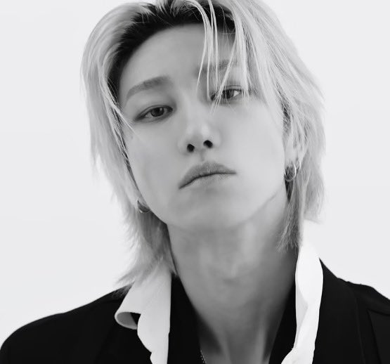 intoxmhao's tweet photo. xu handsome minghao 🖤 https://t.co/2OJPKa41WB
