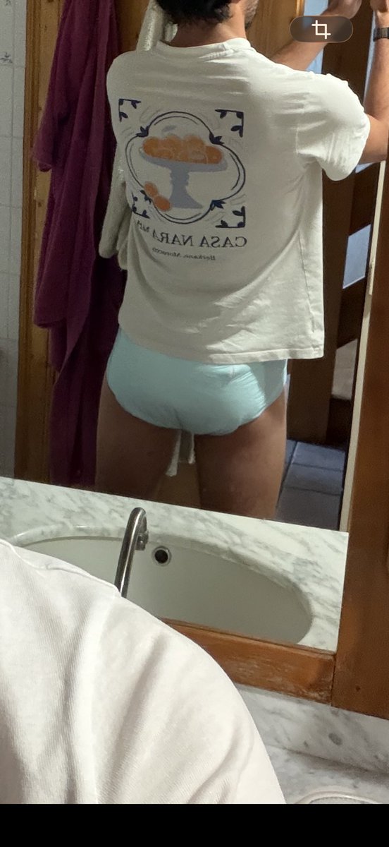 crinklespace's tweet photo. « Why do you spend so much time in the bathroom ? »
Me: Well… I have important things to do 😅 https://t.co/gkRq34ISb6