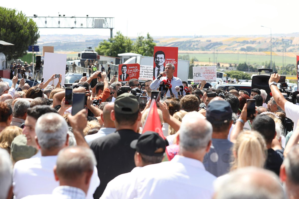 ozgurcelik1919's tweet photo. Yürüyüşümüz, halkımızın iktidar yürüyüşüdür.

@eczozgurozel 
@CAOIletisim1 

📍Silivri https://t.co/SFyDl3shhg