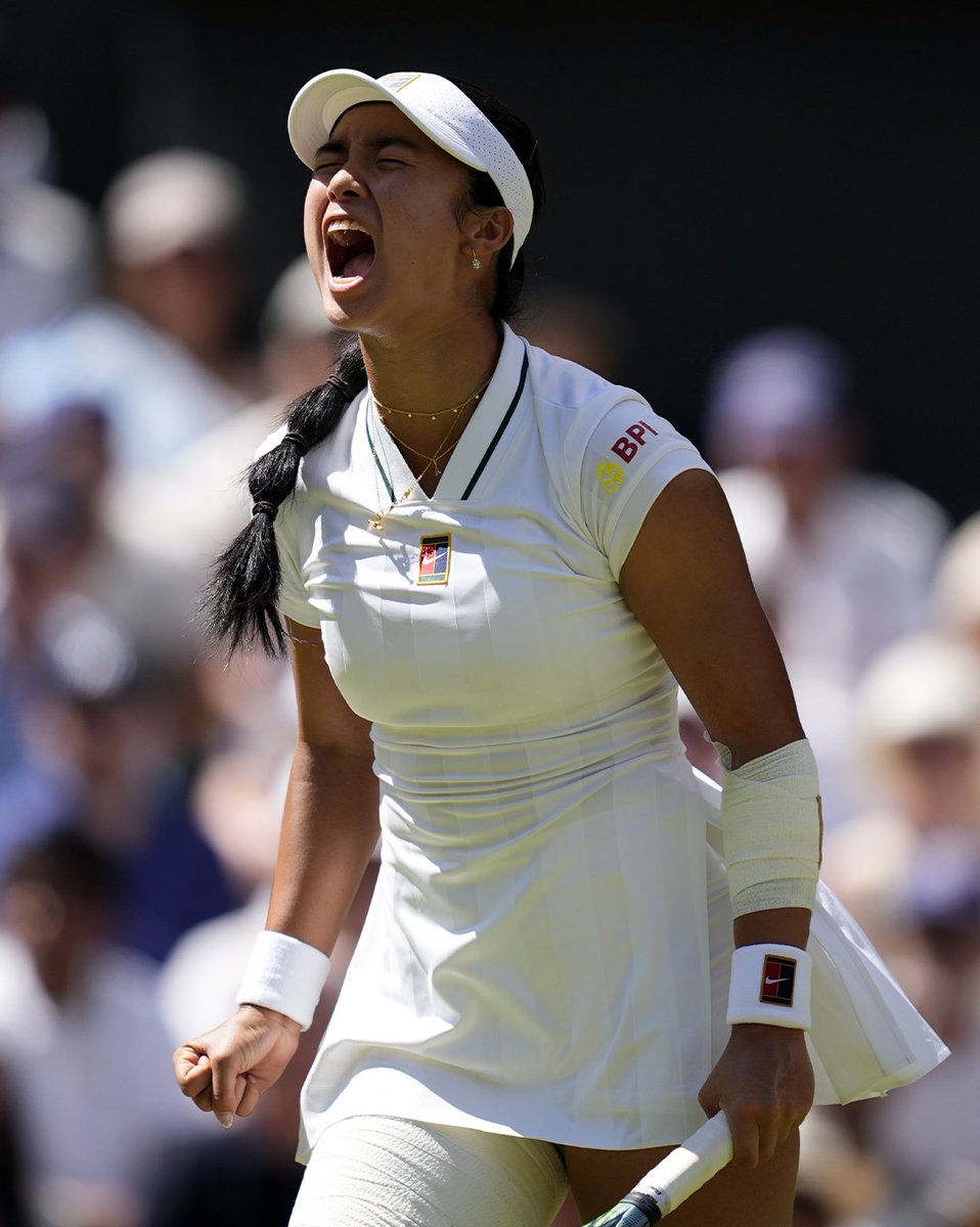 TennisChannel's tweet photo. All the emotions on Center Court 😯

Alex Eala levels the score with Jasmine Paolini, winning the second set 6-4. 

It's decider time! ⏳

#Wimbledon https://t.co/90MImybysm