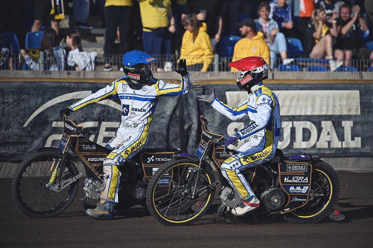 motorlublinpgee's tweet photo. Ważne zwycięstwo. Ważny krok. 💛🤍💙

Galeria #LUBGOR 👉 https://t.co/HQHdSk48Kl https://t.co/RDTyBmH1h5