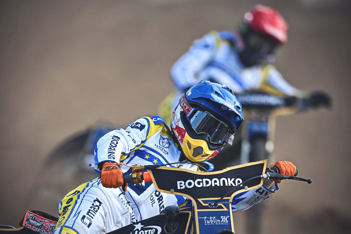 motorlublinpgee's tweet photo. Ważne zwycięstwo. Ważny krok. 💛🤍💙

Galeria #LUBGOR 👉 https://t.co/HQHdSk48Kl https://t.co/RDTyBmH1h5