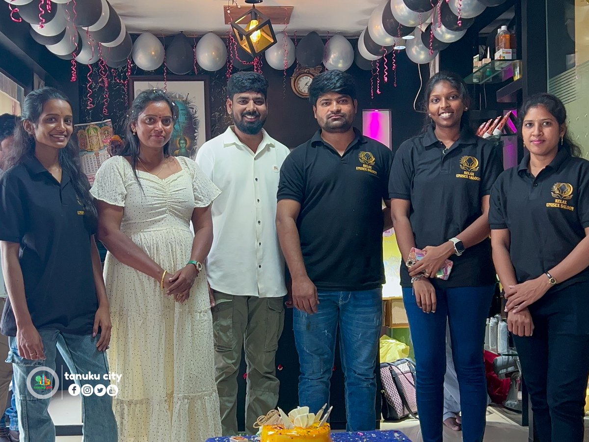 TANUKUCITY's tweet photo. Mana Tanuku Relax family Beauty Saloon Start chesi eeroju ki one year ayindi.. ee happy moment celebrations lo nenu kuda participate cheyyadam chala happyga anipinchindi🥰… business start chesi manchi services tho intha successful ga run chestunna Staff andarariki best wishes.. https://t.co/Frr9XQT4q5