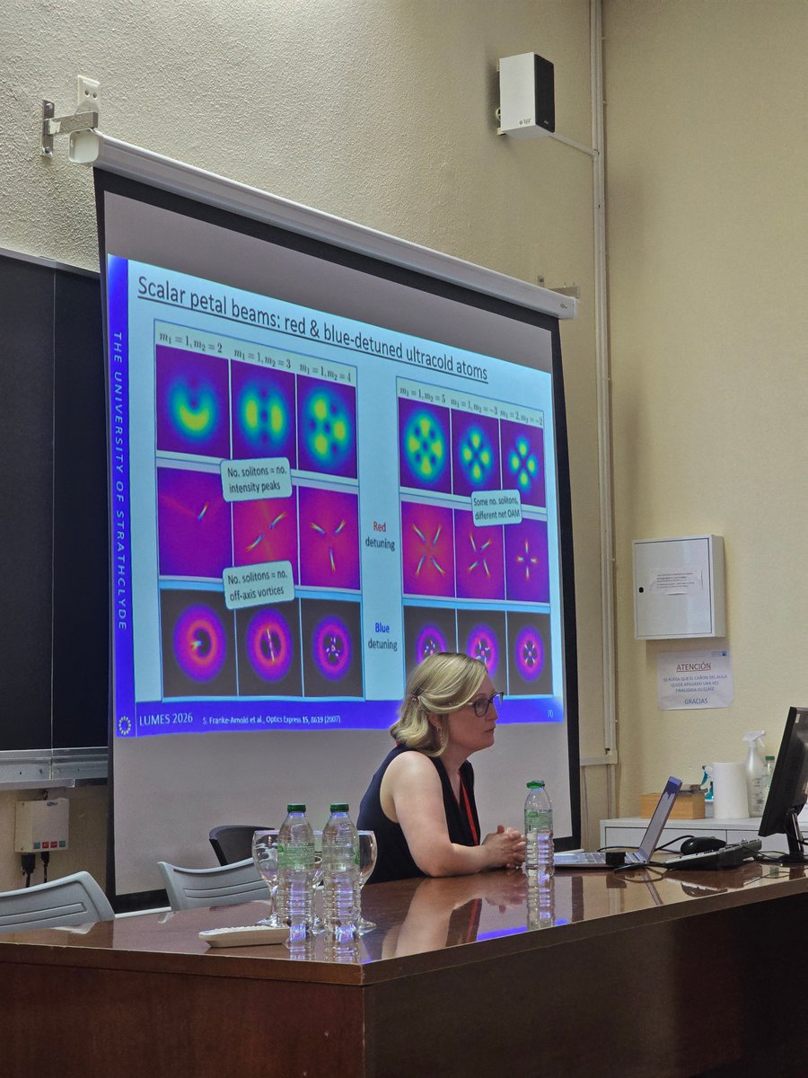 lumes_usal's tweet photo. We are pleased to begin the first day of the Summer School at University of Salamanca with Alison Yao’s keynote:

“Feeling the Force of Structured Light.”

Alison Yao (University of Strathclyde, Scotland), opened the program with an inspiring talk that set the tone for the week ahead.

And this is just the beginning!

#SummerSchool #SomosLUMES #Physics #StructuredLight @usal