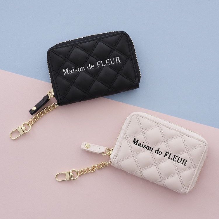 MaisondeFLEUR1's tweet photo. ＼7月19日は最強開運日🎀／
新しいお財布を迎えたり、使い始めたりするタイミングとして注目される特別な日。
7月19日に向けて、新作コインケースが登場します✨。

コインや常備薬など細かなものをすっきり収納でき、バッグに取り付けて持ち歩けるのも嬉しいポイント◎

WEB:7/9(thu)20:00～
SHOP:7/10(fri)～
全国ショップ／earth music＆ecology イオンモール岡山店（Maison de FLEUR 併設店舗）

詳細はこちら▽
https://t.co/LW2lRsZix1