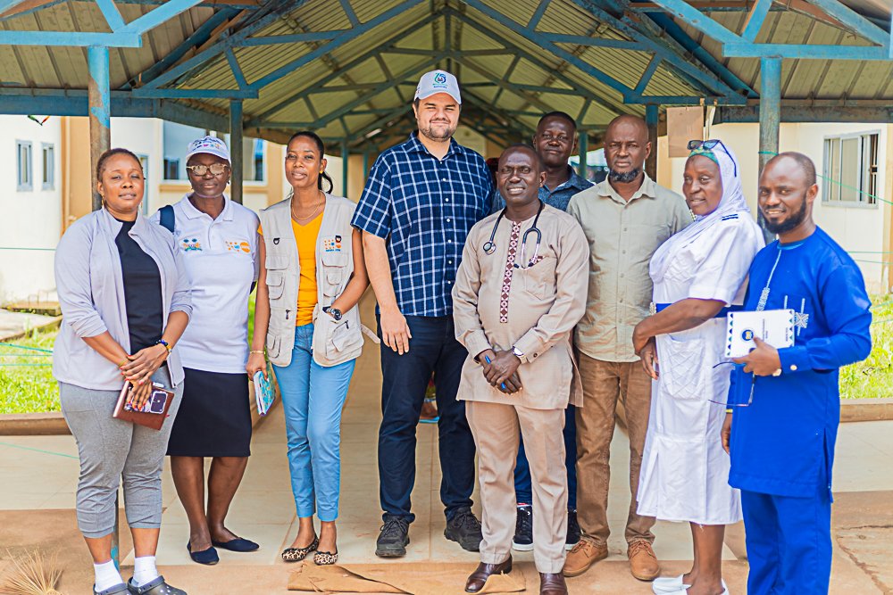 UNFPASierraleon's tweet photo. With a functioning catchment population of closer to 600,000, Kailahun is a vital cross-border gateway. 
Upgraded infrastructure at Pendembu CHC &amp; Kailahun Govt Hospital now ensures mothers from SL, Guinea, &amp; Liberia get the emergency maternal care they deserve.  #SafeBirth https://t.co/9kuTulAHss