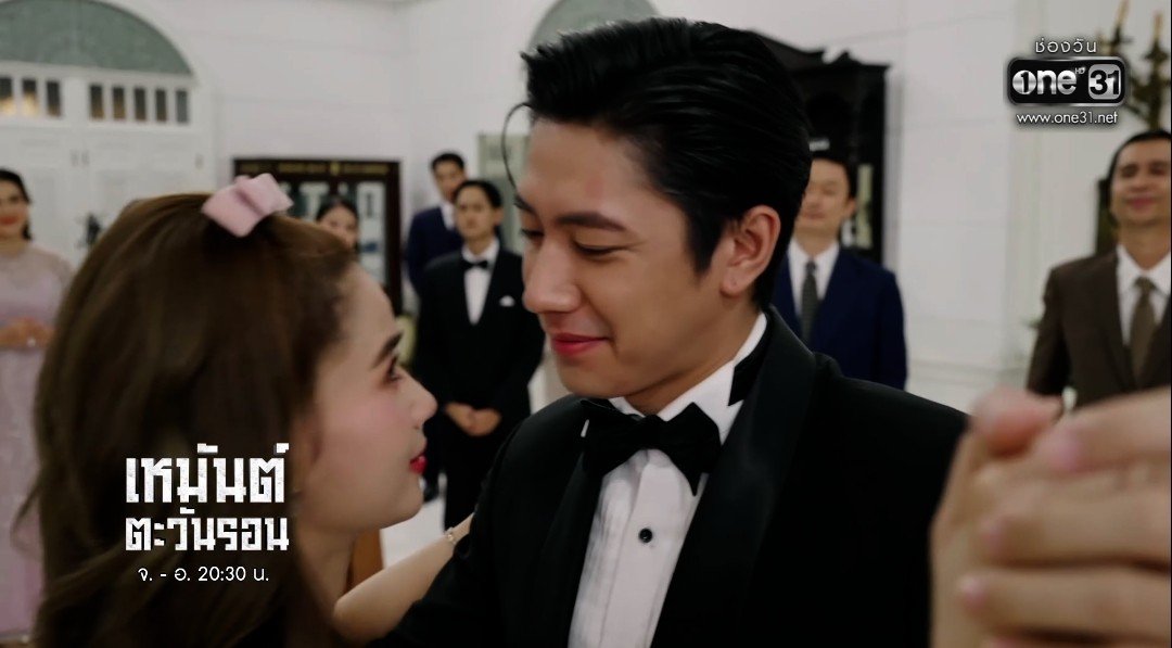 BuChayamuk's tweet photo. เต้นรำแบบนี้ นึกถึงวันที่ตะวันแต่งงานกับลูกจันเลย 

SUNSET IN WINTER EP13

#เหมันต์ตะวันรอนEP13 https://t.co/GP2ebyA0a1