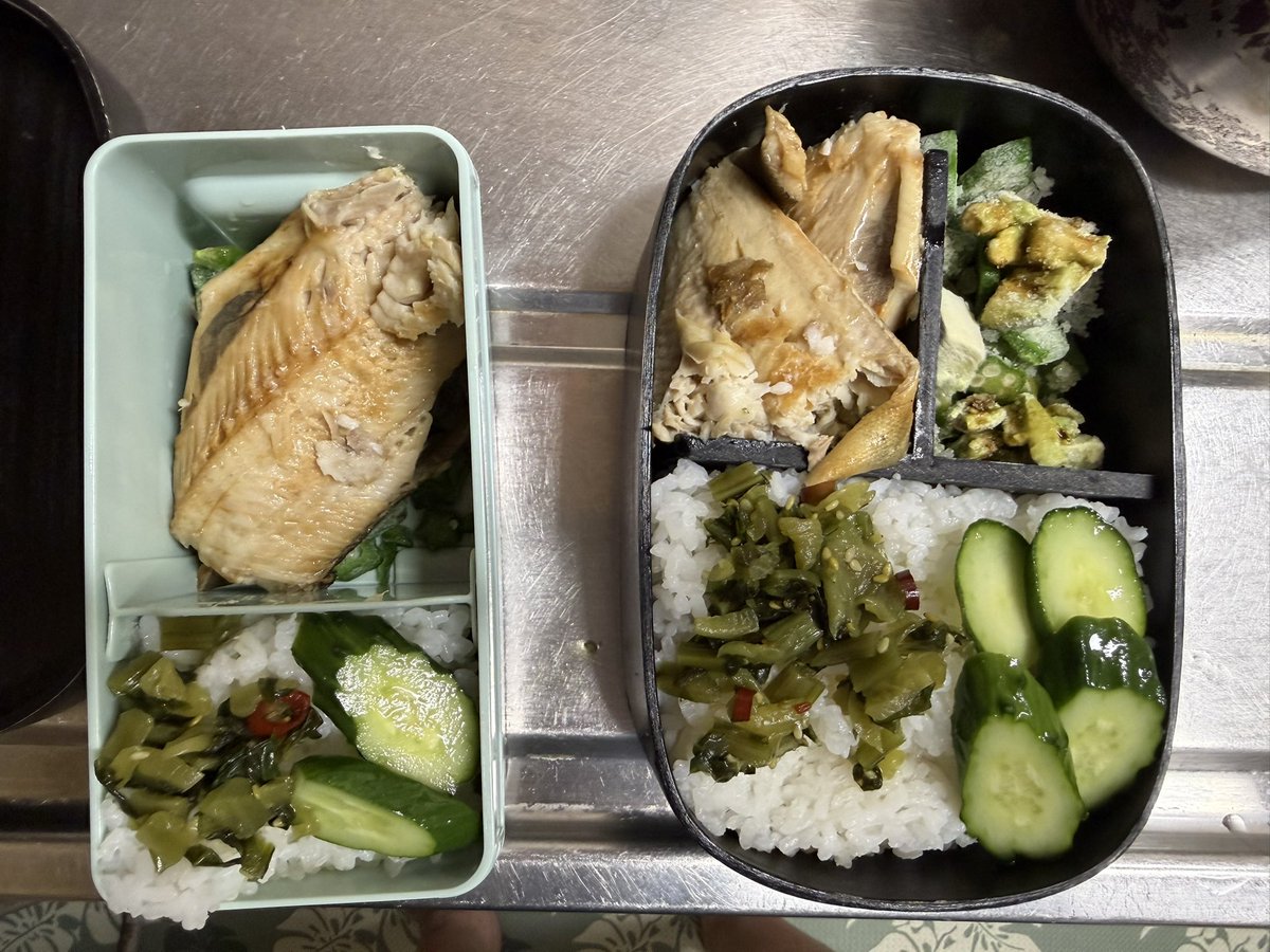 ELmerCyndi's tweet photo. アジのソテー、豚バラと野沢菜とブロッコリーのパスタ、肉じゃが(母)、味噌汁(朝の残り)。
弁当はホッケの干物。 https://t.co/wxAEbRPxJJ