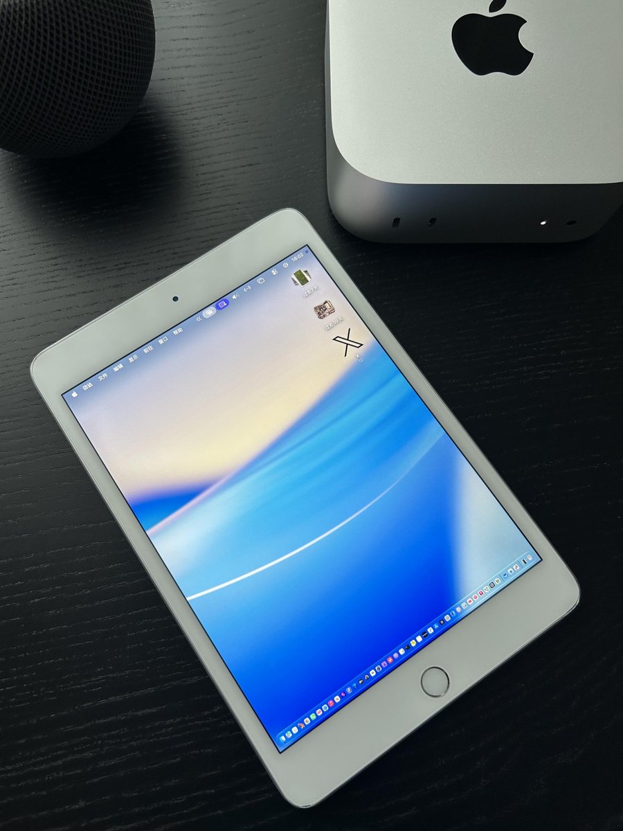 Vincent_AINotes's tweet photo. 家里吃灰的 iPhone 或 iPad，居然还能给 Mac 当副屏。

OpenDisplay 装好后，Mac 会把它认成一块正经显示器，窗口能直接拖过去。插线能用，Wi-Fi 也能连，触控、双指滚动、横竖屏切换都有。

免费开源，也没有订阅。地址放下一条👇 https://t.co/n5JrePMuGb