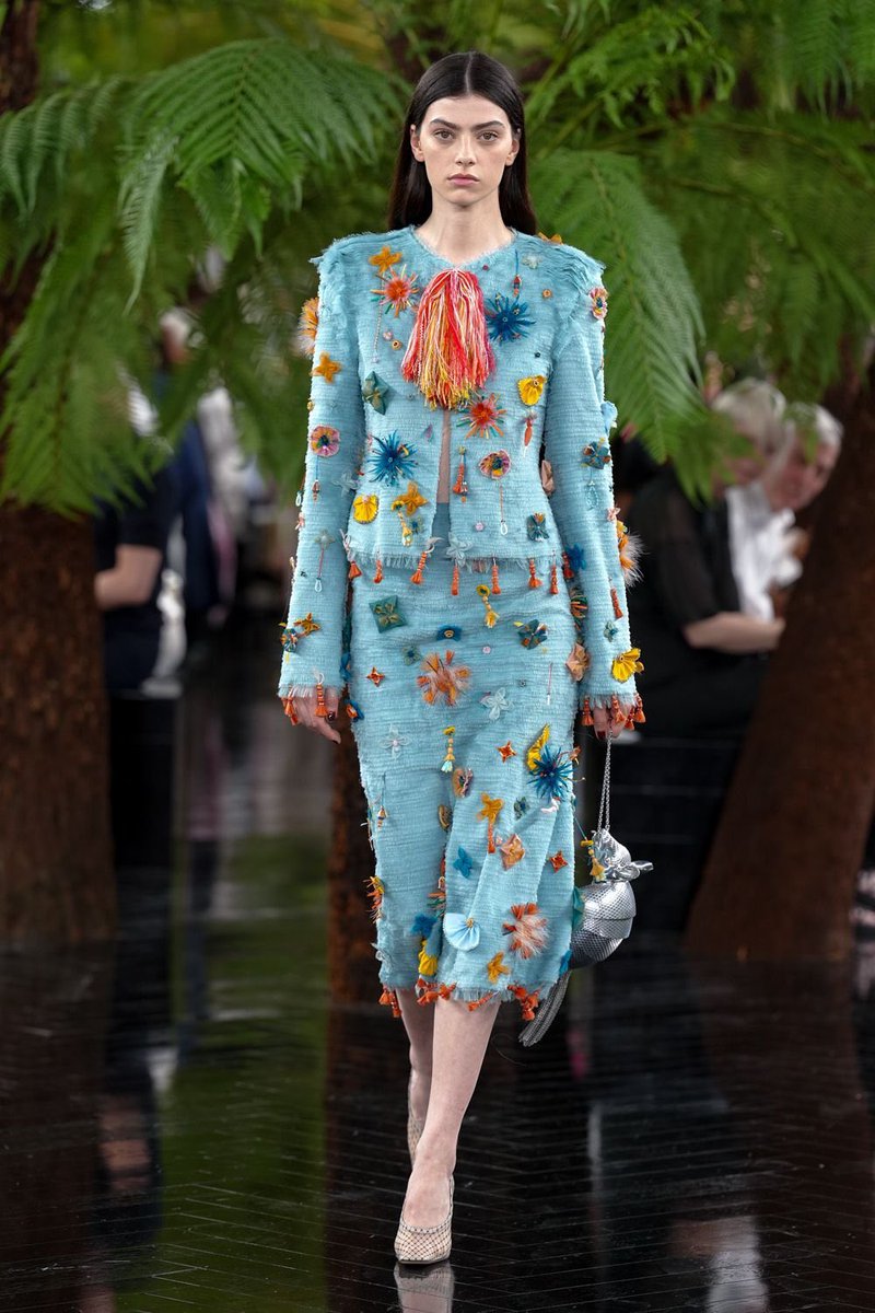 musesarchive's tweet photo. These looks from Dior fw27 haute couture were so much fun to look at! https://t.co/UQdKjmbi3f