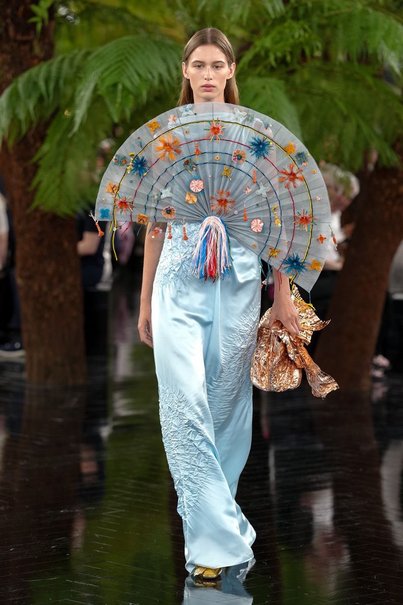 musesarchive's tweet photo. These looks from Dior fw27 haute couture were so much fun to look at! https://t.co/UQdKjmbi3f