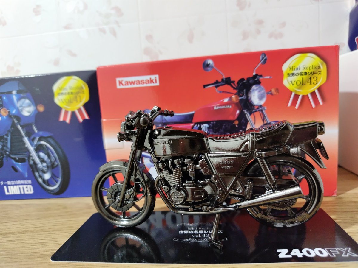 mori_usa's tweet photo. 今年の『世界の名車シリーズ』ですよ…っと…これが家にあるということは…🏍️💦 https://t.co/RGvZXBvzaI