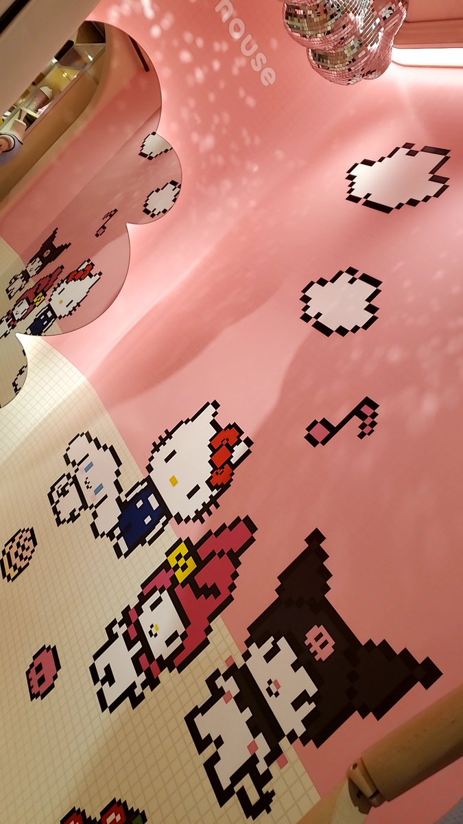 michanachan's tweet photo. ついにっ
サンリオハウス🤩
朝イチ整理券らって
近所のCちゃんについてきてもらった🎵
めっちゃ大人価格‼️
どーしてもキティちゃんの
キラキラタンブラー欲しくって✨
誕生月だしねっ欲しいしっ🎵
オープンでシールもバルーンもらった‼️
ガチャは三回ともウサハナ
えっ❔全１種❔
#Sanriohouse https://t.co/ubOJiToKUZ