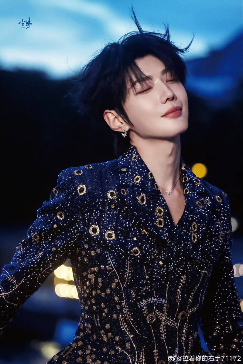 FrenchGand5313's tweet photo. 郝熠然巴黎高定周Day1Look
CR：见图片
#HAOYIRANinPARIS
#ParisHauteCouture https://t.co/Ye3RPVzuVv