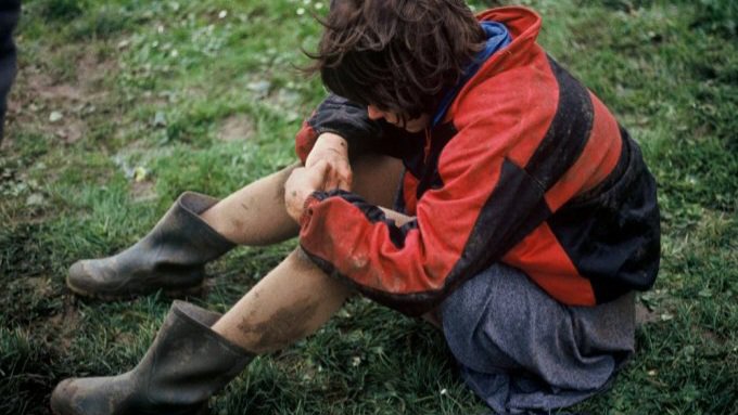 vrelyvn's tweet photo. rosetta (1999) dir. luc dardenne &amp; jean-pierre dardenne https://t.co/hhoBDMjNPt