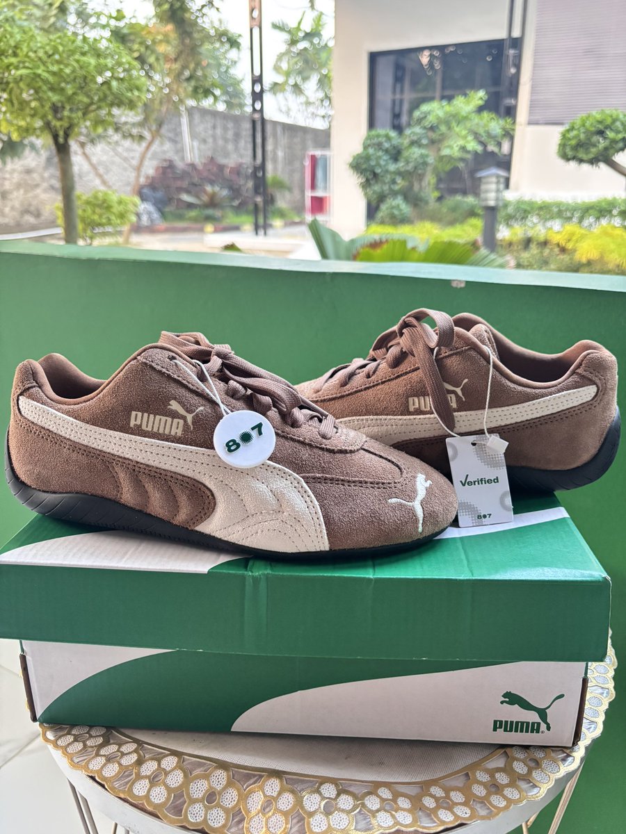 1907HCN's tweet photo. wts new puma speedcat size 37 dijual edisi mau ganti sepatu lainn, belum dipake samsek, bisa oren 🍊 mumpung besok 7.7 🙇🏻‍♀️🧡  minat boleh dm tanya’ duluu🫶🏻
#wts #puma #racunshopee #zonauangㅤ https://t.co/tNJIhWebcC