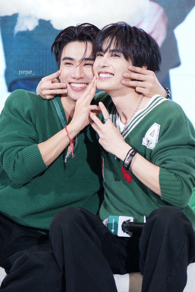 porput_'s tweet photo. รักกันอยู่อย่าง เพิ้ดเอ้ยย แก้มตาต้า นุ่มม้ายยย จับไม่ปล่อยเล้ยย 
🖤🤍 @perthppe @Ppsanta 
 
PERTHSANTA FRESH BREATH

#DENTISTEXPERTHSANTA
#dentiste #perthsanta https://t.co/bGFTDuJqw0