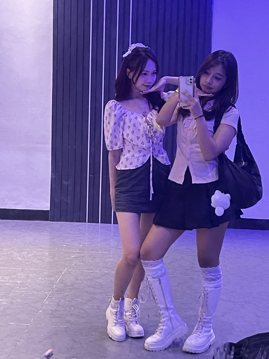 ra4yaw's tweet photo. matching vibes w/ @keyrawriee 🧸🎀 https://t.co/KcfhOCgXHq