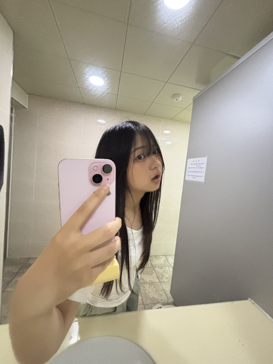 haruxg_'s tweet photo. 거울샷~~ https://t.co/tdpn3ANgS3