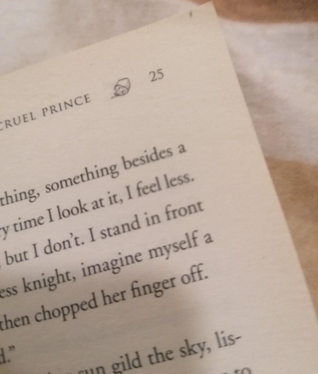 moondiariess's tweet photo. how many pages can i read in an hour without touching my phone ☆

 — page: 25 https://t.co/u7aF0lBPE3