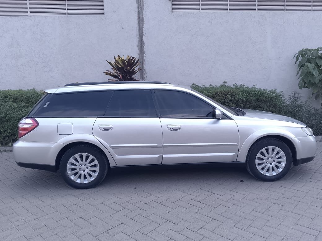 gachurujames's tweet photo. For Sale:

Subaru Outback BP9
YOM 2006
2450CC
Price 650,000 https://t.co/cuCj3vwxgU