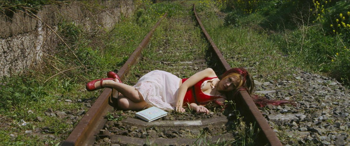 ctrlarchive's tweet photo. i like rainy days. all the merry people in the world finally walk with their eyes downcast

ritual 
dir. hideaki anno https://t.co/MJetMiVOH6