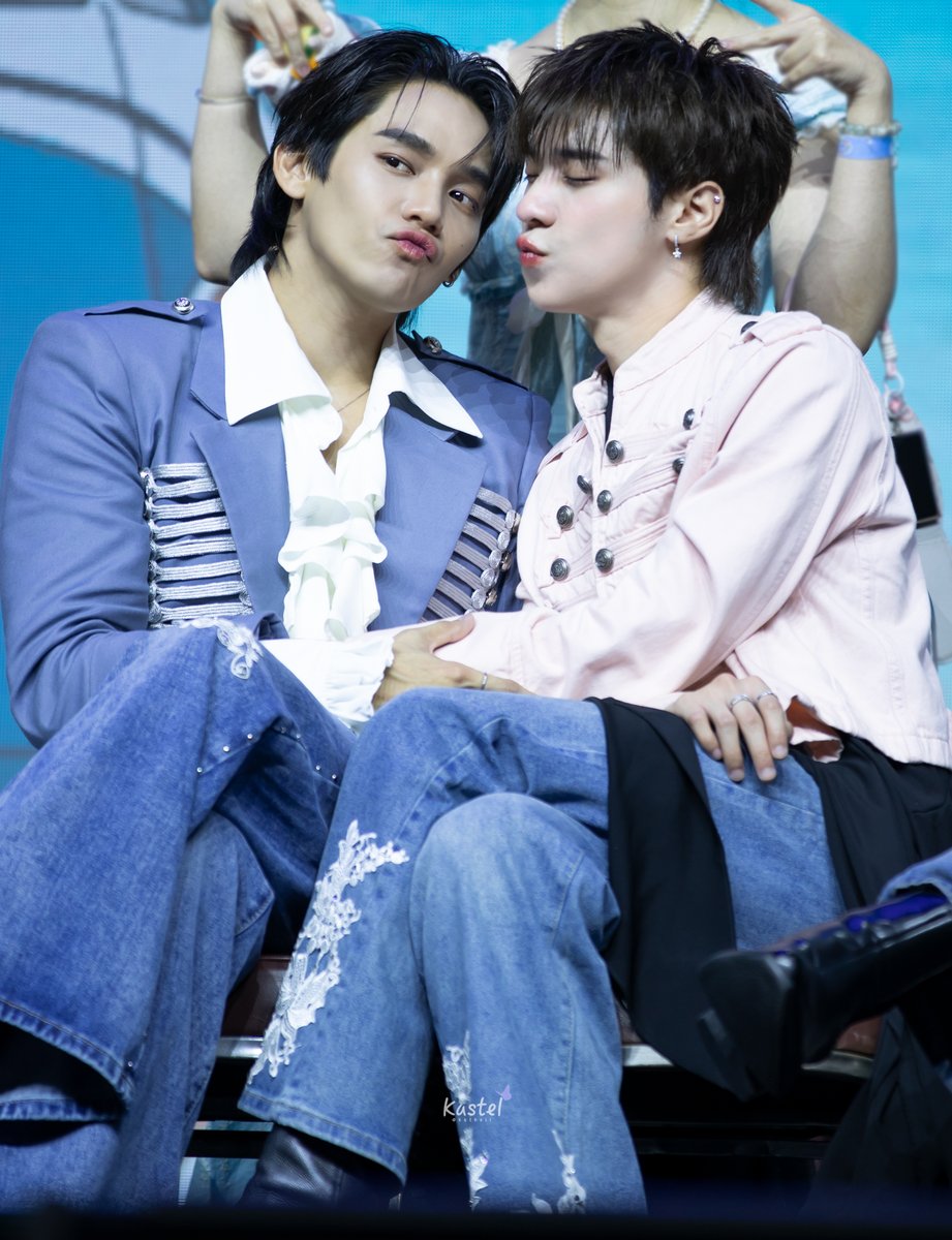 ksthoii's tweet photo. 베네핏은 또 이용당했읍니다

260705 LAST MEMORY WITH FOUREVER YOU 
#FoureverYouFarewellParty 

#NgernOat #เงินโอ๊ต #ngernnn #oattrttt https://t.co/Z7WPc0wJk9