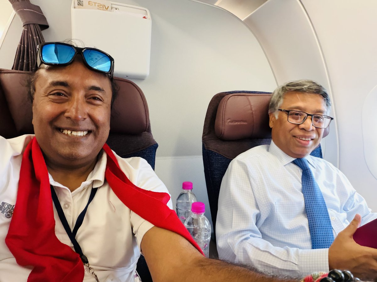 Raghavenddhiraa's tweet photo. Good #discussion with #saarc #secretarygeneral #ambassador Golam Sarwar while #flying from Kathmandu to New Delhi. https://t.co/pFheBizGzx
