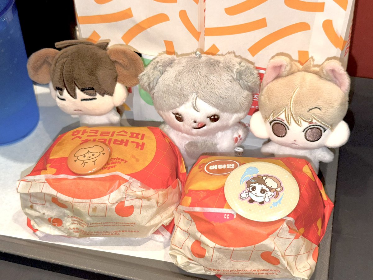 nachssang's tweet photo. 이런 짓이 세상에서 제일 재미있고
평생 이러고 살고 싶은 걸 어떡함… https://t.co/VYDtedOy30