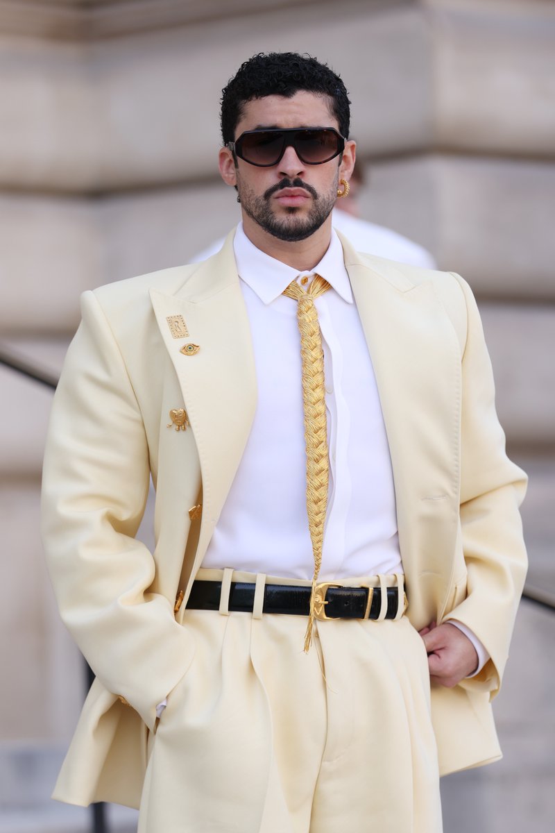 MTV's tweet photo. My Monday just got 10x better (and hotter 🥵) thanks to @sanbenito 

📍Schiaparelli Paris Fashion Week Haute Couture https://t.co/zxObqaNp6x