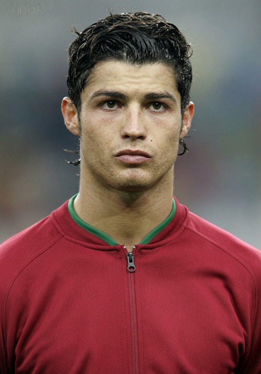 Vera_RMCF's tweet photo. According to some studies, Gen Z prefers watching Cristiano Ronaldo match over having sex. https://t.co/8BqpDbQFAJ