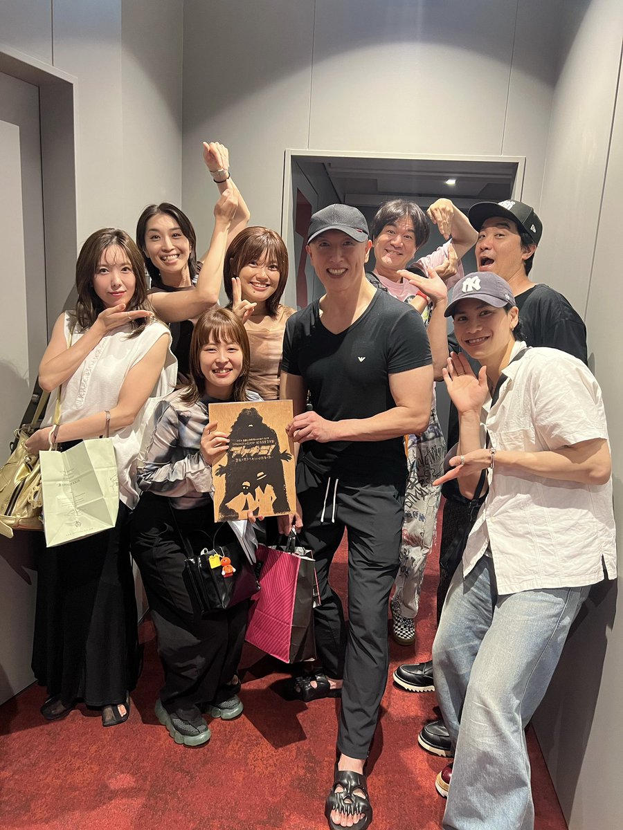 Futaba_kaname's tweet photo. 劇団☆新感線『アケチコ！～蒸気の黒ダイヤ、あるいは狂気の島～』
観劇してきました！！

楽しかったー！😆
セットや演出の凄さも相まって、新しい観劇体験でした！！

「9カタ」とは全然違う表情のメタルさんを観れたのも貴重でした😁

もし、観に行けるなら皆様もぜひ！

#アケチコ https://t.co/ueB89eQLZW