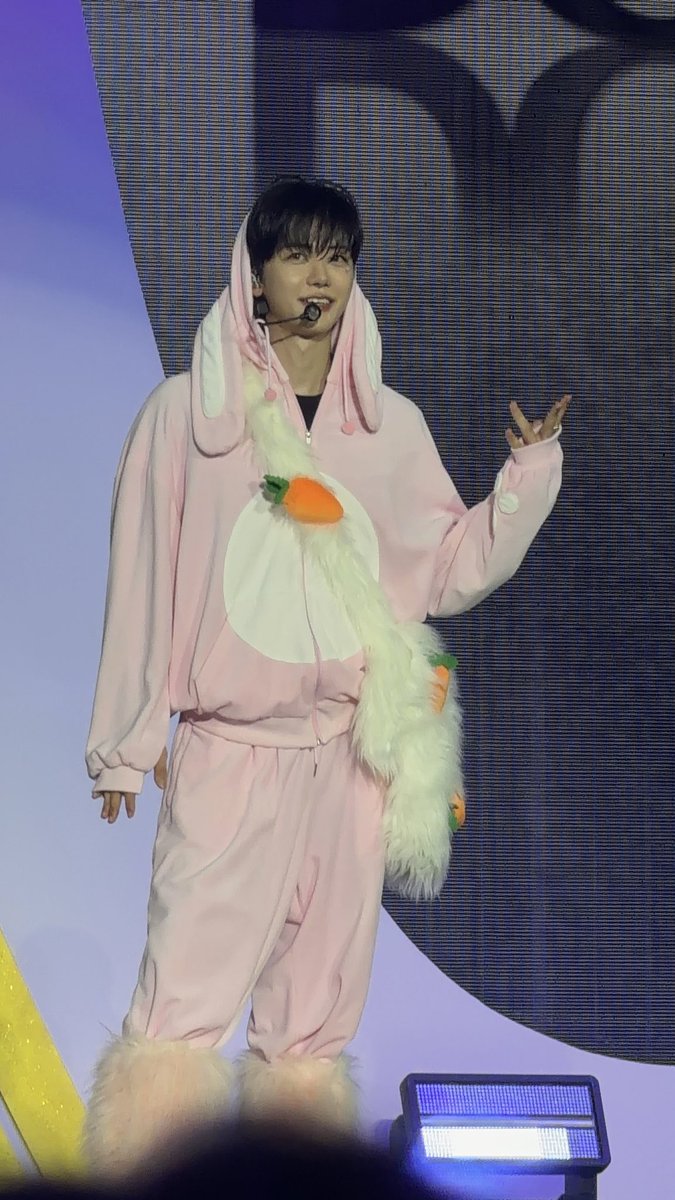 nazzh61's tweet photo. MANTEP BENER FANCAM TEMENKU DI HPKU😭😭😭 EMANG SKILL MENENTUKAN KUALITAS YAH🤣🤣🤣 https://t.co/HE3mxJ98uB
