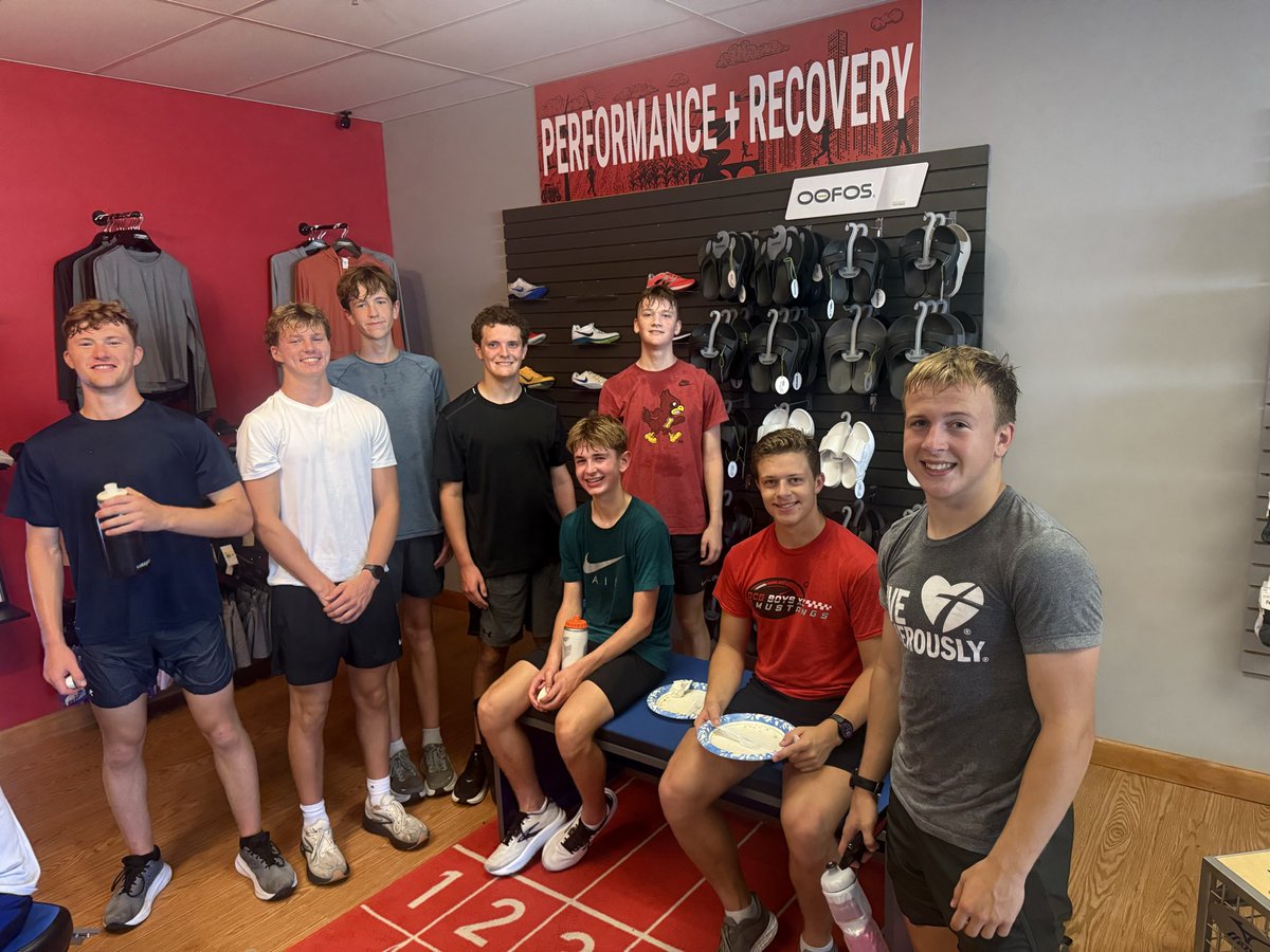 DCGBoysXC's tweet photo. Thank you @FitnessSportsIA (Johnston) for hosting us this morning after our run. Mmmmm. Pancakes! https://t.co/VWq9cpnbo6