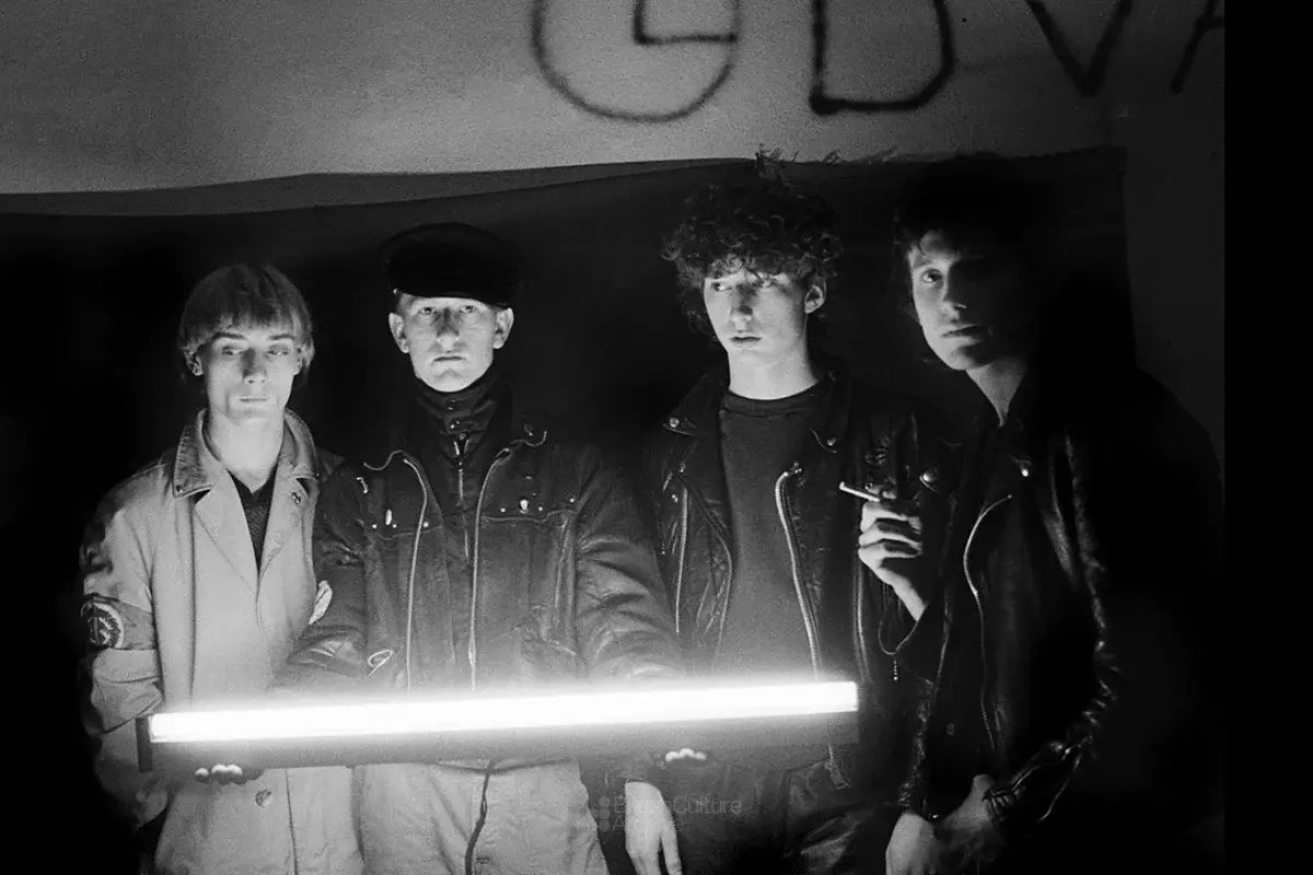 robinrimbaud's tweet photo. Loving these photos of Sheffield’s music scene in the late 1970s and early 1980s by Pete Hill, with Cabaret Voltaire, Clock DVA, The Human League, Artery and many more
https://t.co/Wj3oJ60Ujs https://t.co/7rjnco6DGD