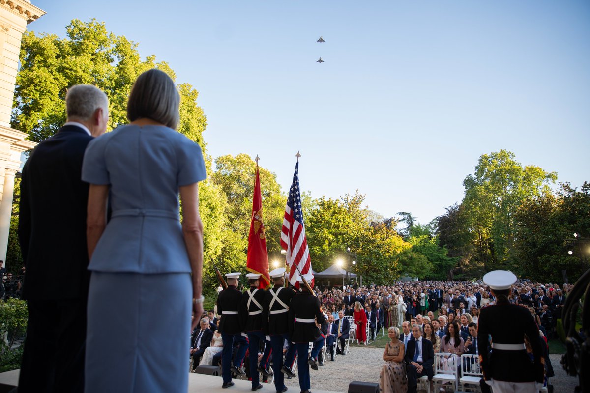 USAmbFrance's tweet photo. Oh, What a Night!

@Freedom250 https://t.co/6Wp3W6XqSn