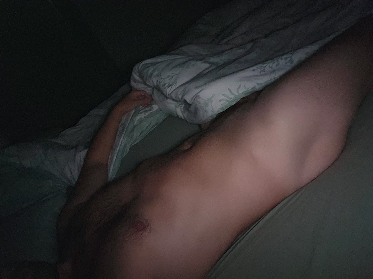 chaotic_flirt's tweet photo. Who's coming to start the week off right? #lonely #movetheblanket #mondays https://t.co/ysvJRYYi63