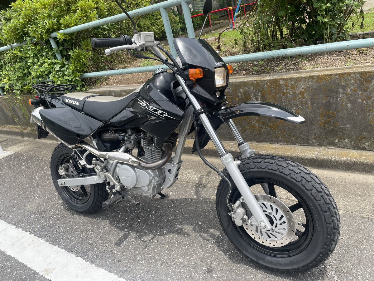 ShopforGirlsDay's tweet photo. XR100モタードを買いました、
多少のダートは走れたらなと思いまして、
早々に今週はキャンプの予定。 https://t.co/K7k6qwKEsm