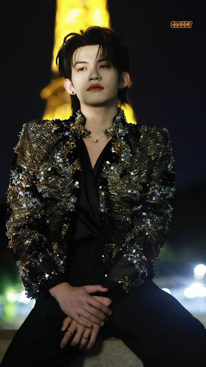 Yunwei_0811's tweet photo. YUNQI Moment 🧡☁️☁️🧡 
YUNQI FS Collection 🧡🧡☁️ 

#YunqiParisHauteCoutureWeek
#云旗  #云旗Yunqi #yunqi #Bingqiling https://t.co/V3hLv3Wg6S