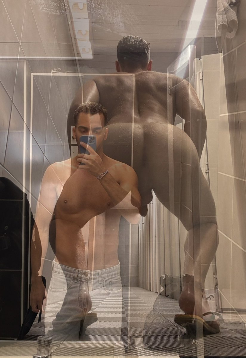 putogaytuga's tweet photo. No espelho da academia / no chuveiro da academia 🤪

🔗 https://t.co/tDI2IMRGRp https://t.co/KmbfCRFAxe
