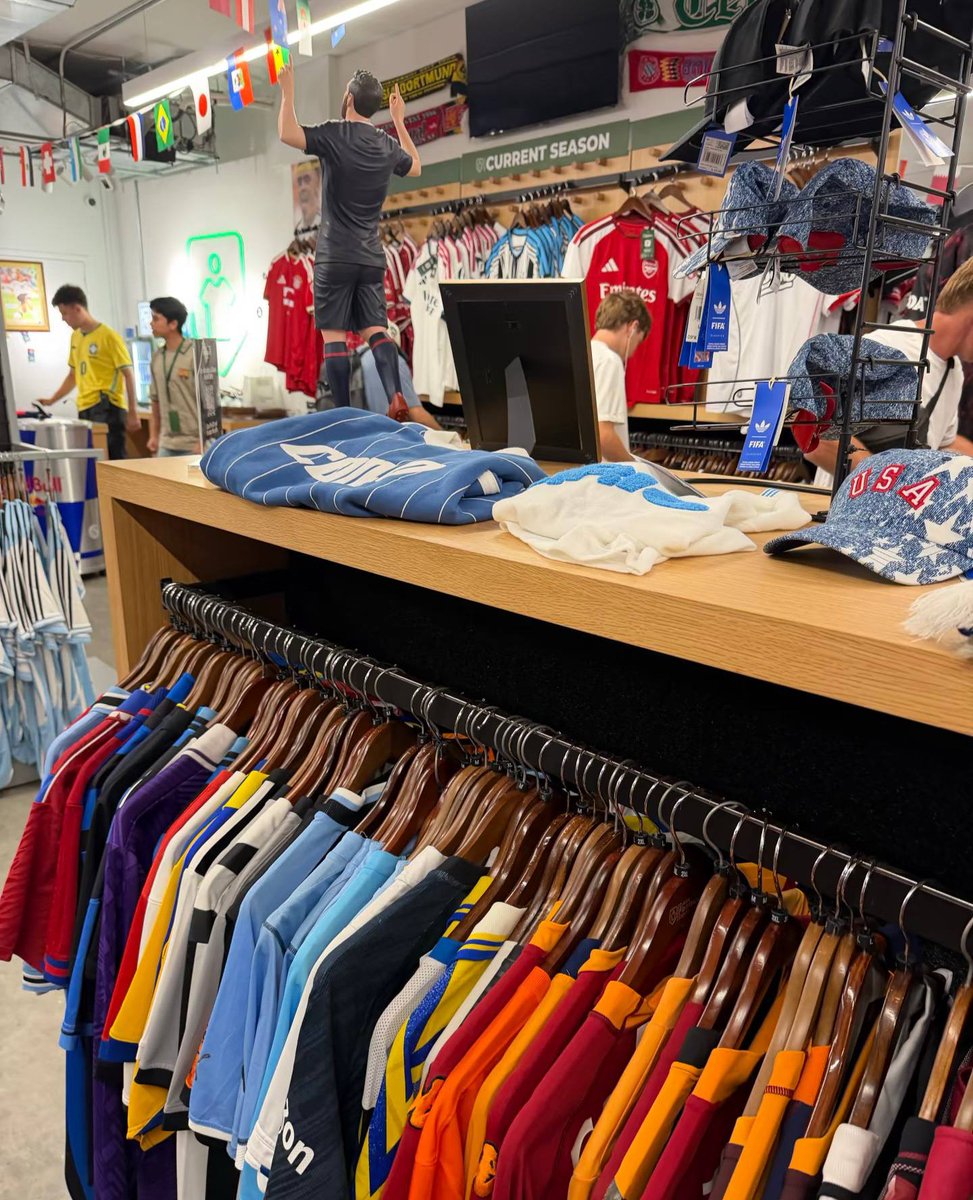 MayaSpreadsLove's tweet photo. Monday just got so much better! Obsessed with their Manchester shop, and today I finally made it to the NYC location. Absolute jersey heaven from the best in the game!  #ClassicFootballShirts #CFSNYC #FootyGirl #VintageFootballShirt #MondayVibes https://t.co/MuOhmppB6C